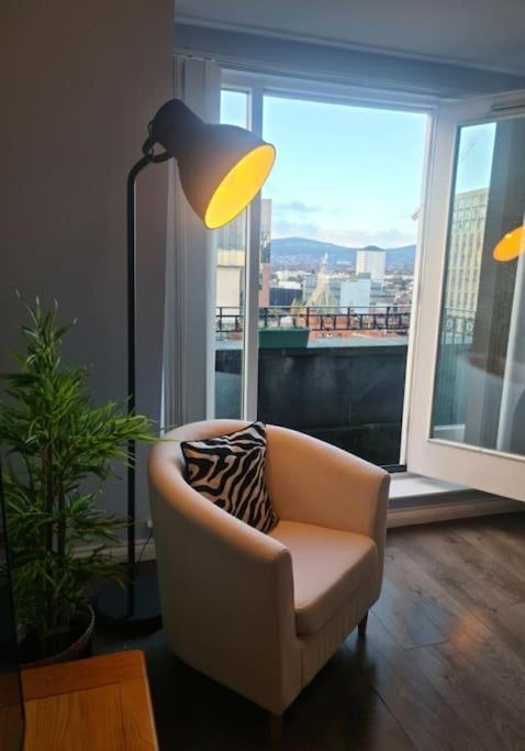 City Centre Top Floor Apartment In Belfast City Centre Extérieur photo